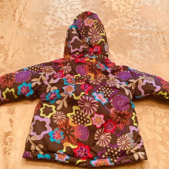 Cute lil girls coat 6-9 months - Picture 2 of 3